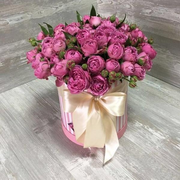 Букет "Розовые пионовидные розы в шляпной коробке"Люблю нежность""